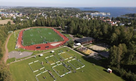 Dronebilde av fotballarena